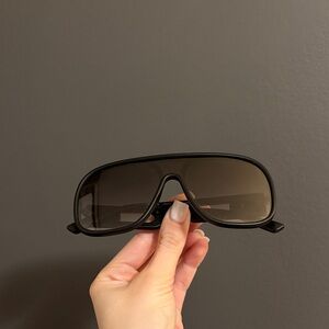 Jessica Simpson Black Oversized Sunglasses